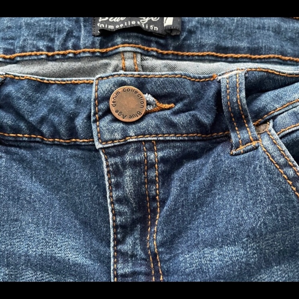 💜Distressed Jeans - Picture 3 of 7